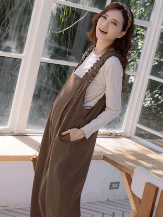 孕婦裝。荷葉肩雙袋彈力布吊帶寬褲