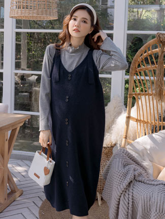 孕婦裝。排釦吊帶針織裙