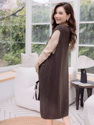 孕婦裝。V領一字袋後排釦針織背心洋