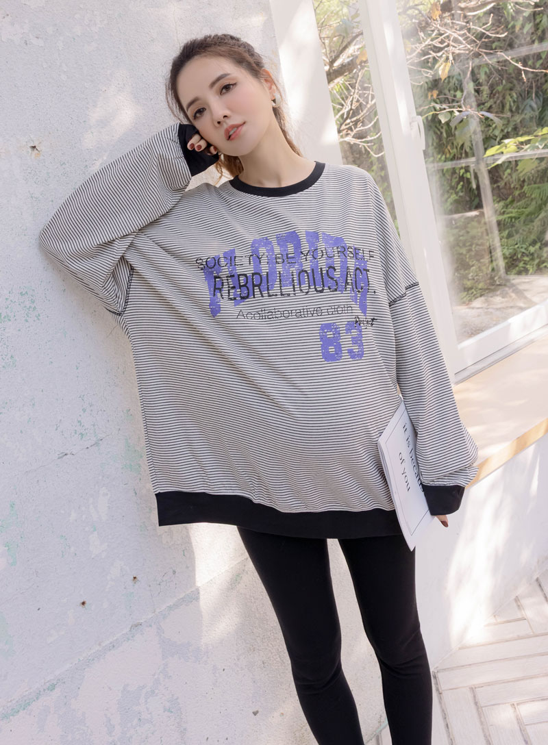 韓國空運。細條雙彩印字母長版上衣(薄)