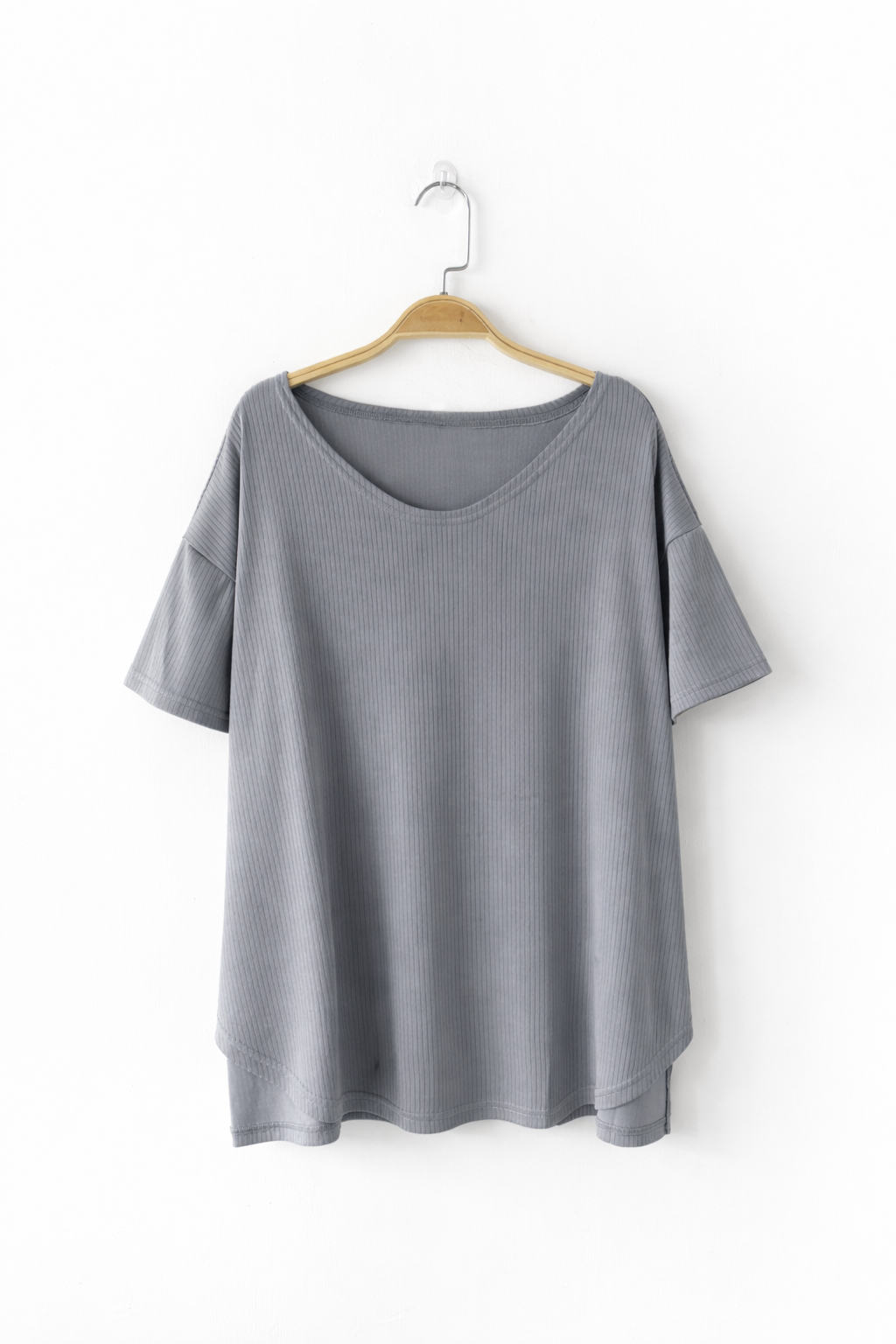 孕婦裝。絲光坑條前圓襬上衣(彈)