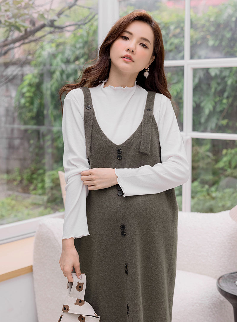 孕婦裝。微立領素面木耳捲內搭衣
