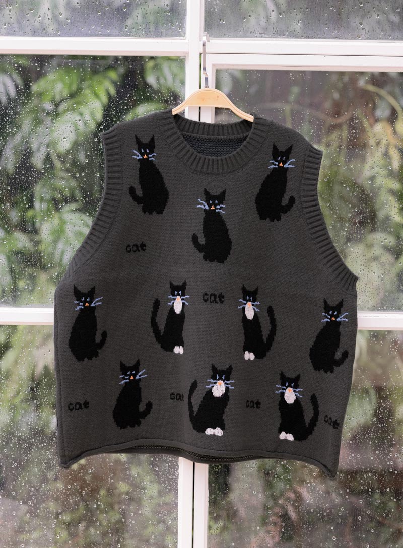 孕婦裝。圓領滿版貓針織背心