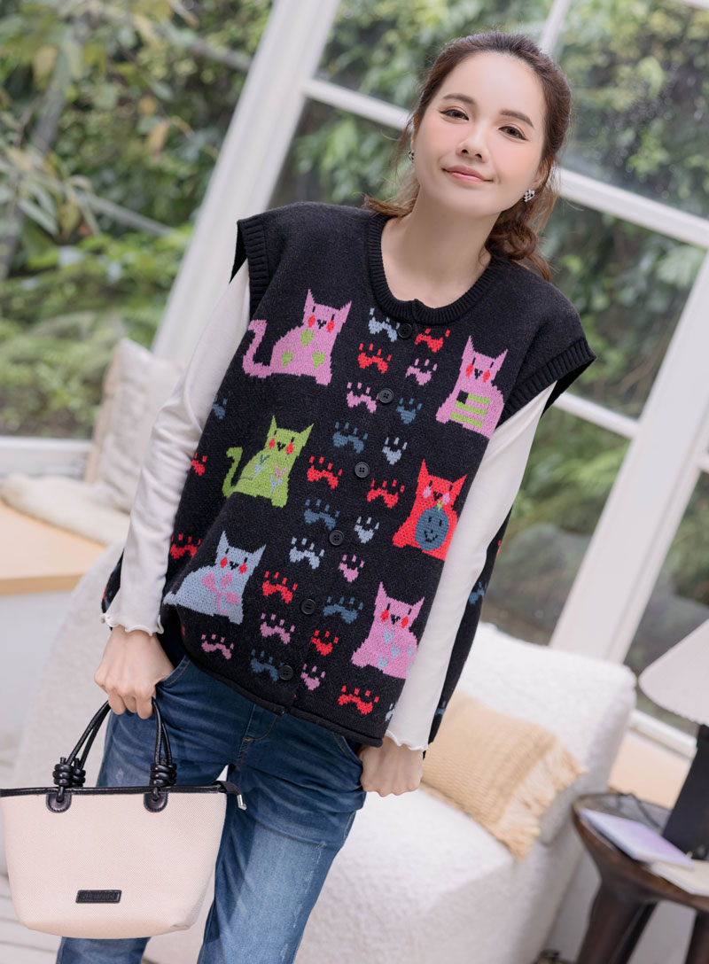 孕婦裝。多彩貓咪開釦針織背心