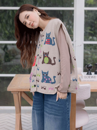 孕婦裝。多彩貓咪開釦針織背心