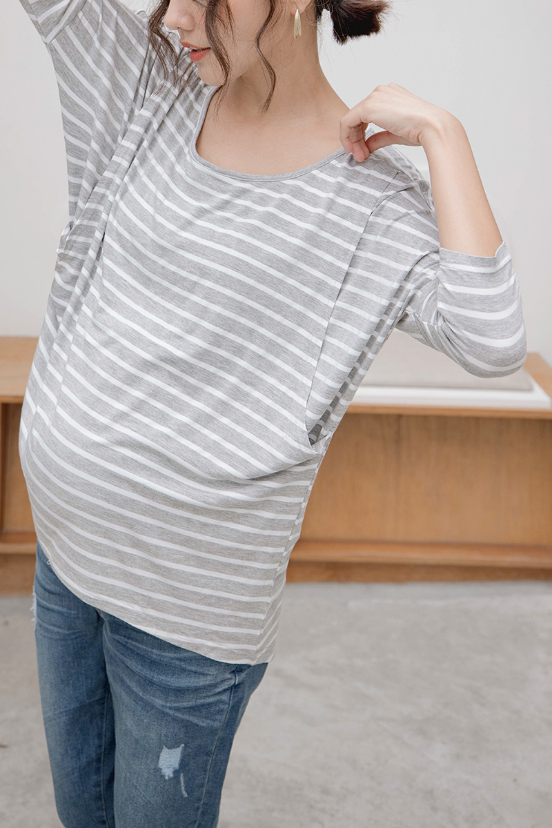 哺乳衣。涼感棉條紋五分接袖側掀哺乳上衣