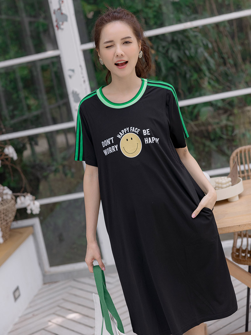 哺乳裝。滑面配色羅紋微笑側掀哺乳洋