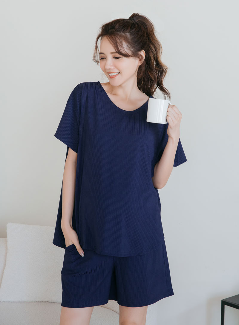 二件套。絲光坑條側掀哺乳衣+短褲(薄)